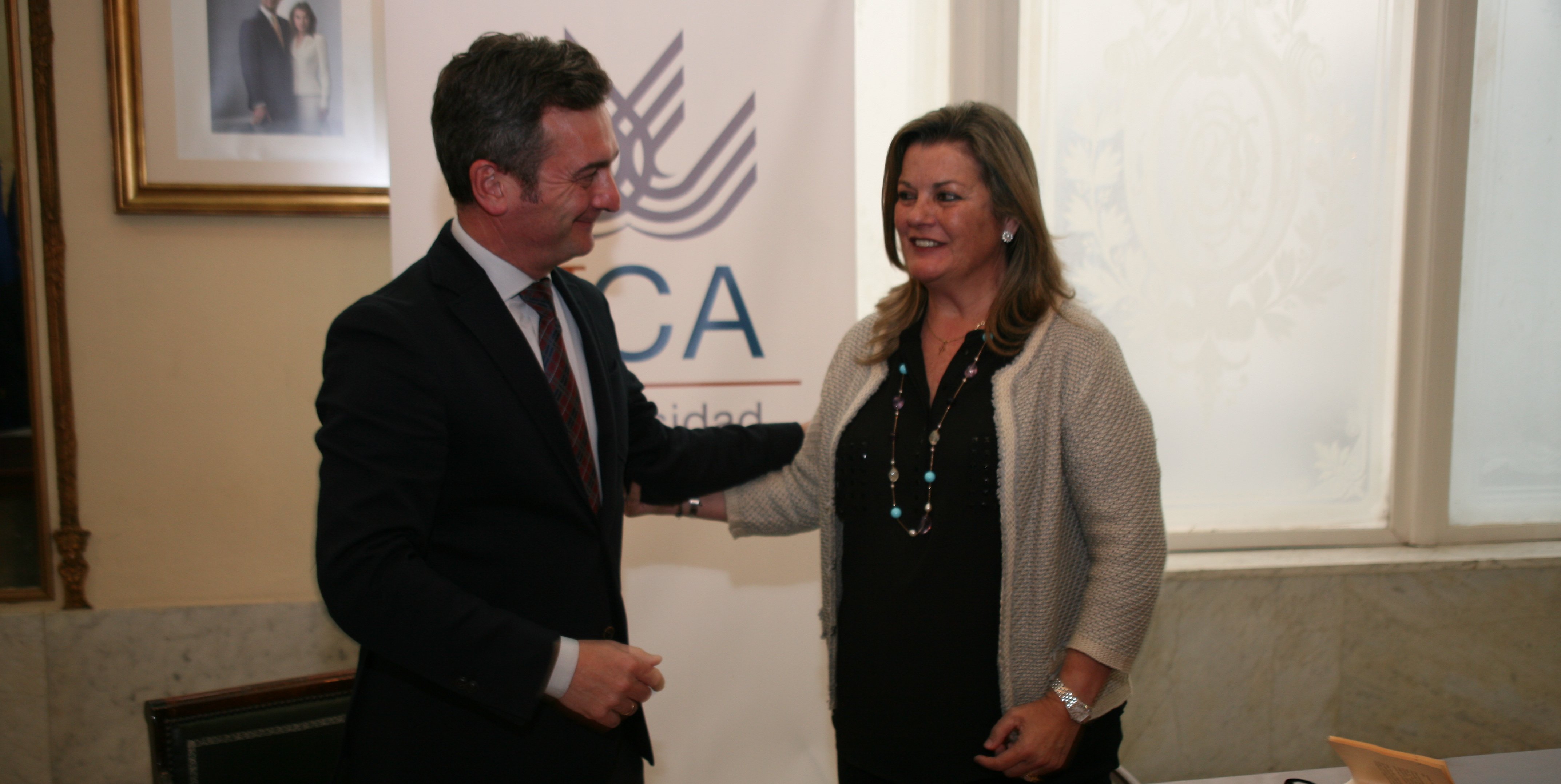 El Rector de la UCA y la Administradora de Verinsur